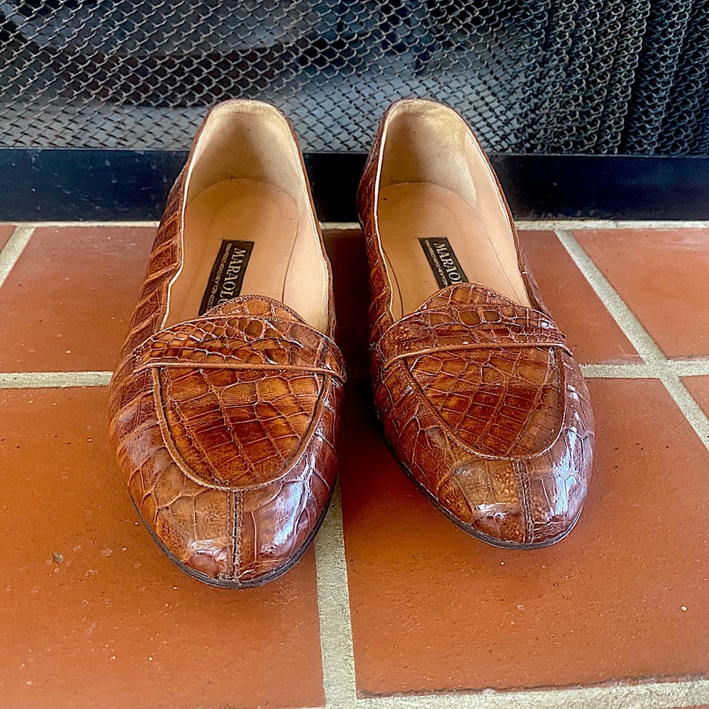 Maraolo crocodile style leather loafers in brown.
